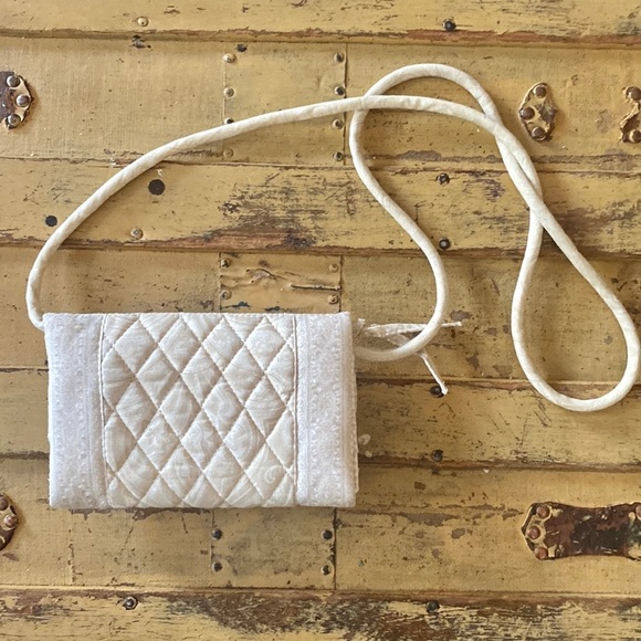 VERA BRADLEY CROSSBODY IVORY TAN NEUTRAL QUILT TRAVEL JEWELRY ORGANIZER MINI BAG - Picture 13 of 13